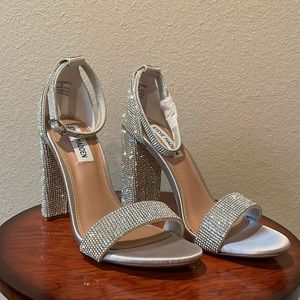 NEW Steve Madden Carrson Crystal Heels